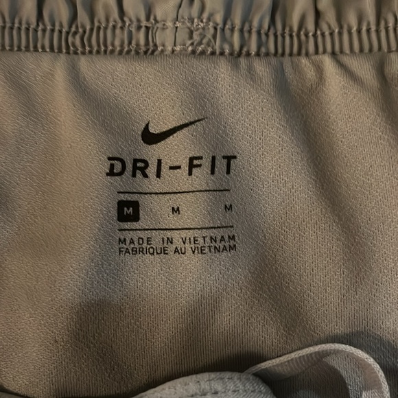 Nike Tempo Shorts - Picture 4 of 4